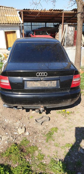Dezmembrez audi A4B5 din 1998 1.6i