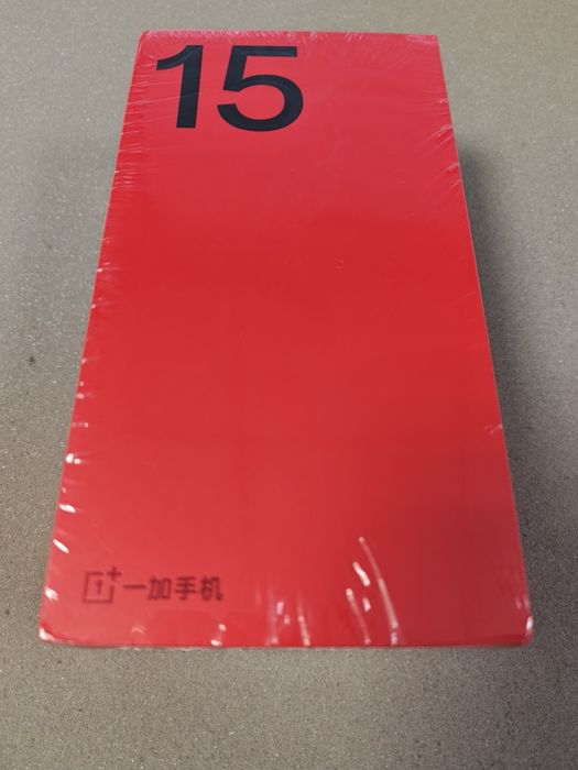 Чисто нов OnePlus 15 12/256GB с Oxygen OS 16 с  Android Auto и Еsim
