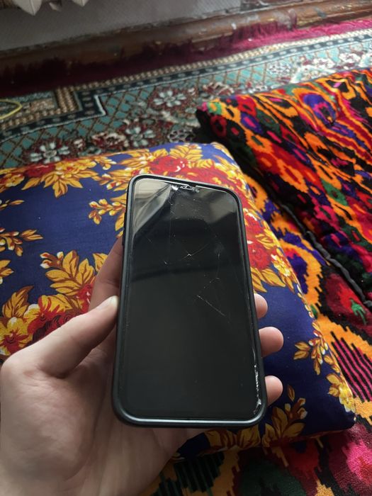 Продам айфон 11 заблокирвоный