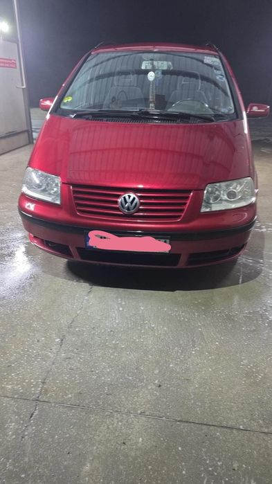 Vând volkswagen sharan