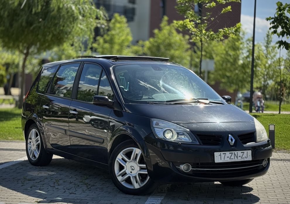 RENAULT Scenic