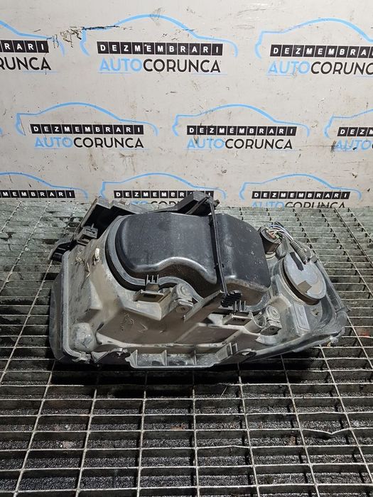 Far Stanga Land Rover Freelander 2 2006 - 2010 SUV 4 Usi (777) Fara xenon