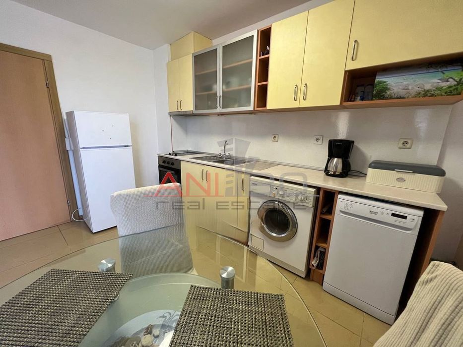 Продава се Двустаен апартамент в к.к. Св.Св. Константин и Елена - 65 кв.м за 1256 €/кв.м - Снимка #2