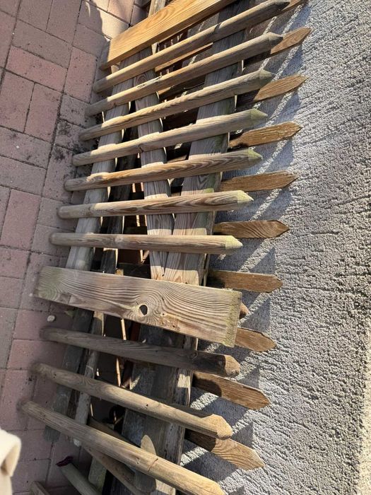 Gard lemn grădină 27 metri, înălțime 80 cm + 10 stâlpi cu suporturi metalice
