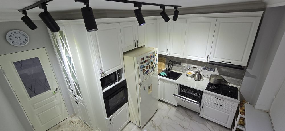 Продается благоустроенная квартира в центре города