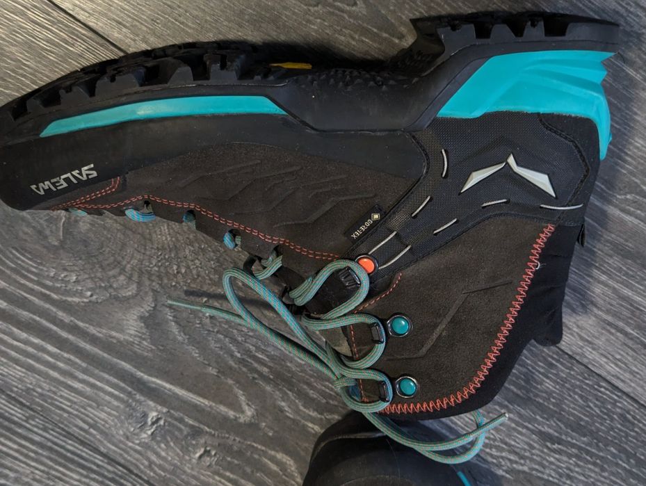 Bocanci trekking  Nr 39 ,Salewa Mountain Trainer Mid GTX