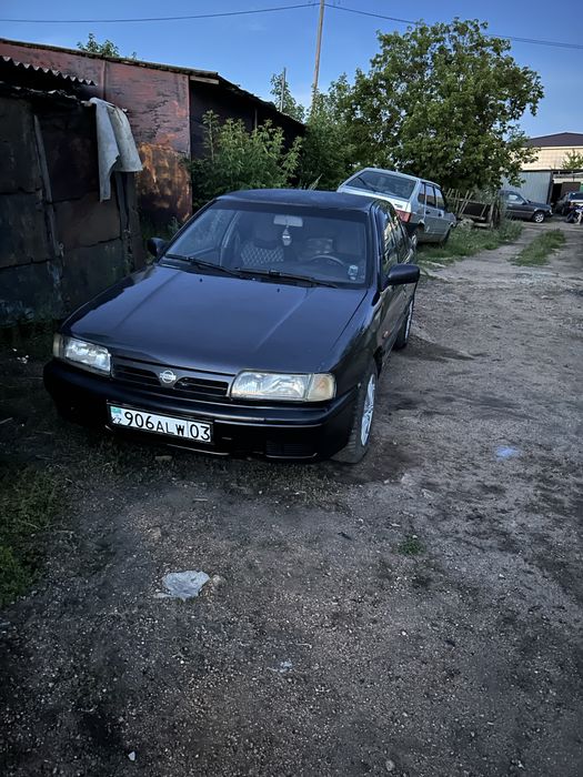Продам  машину нисан примьера