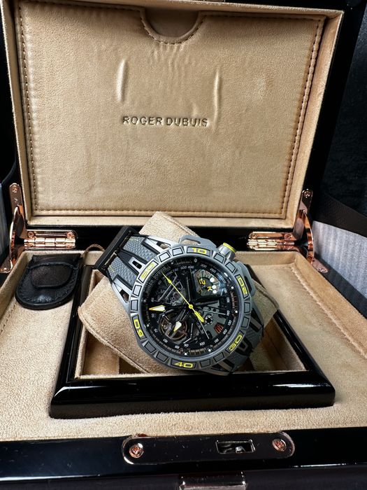 Часовник Roger Dubuis