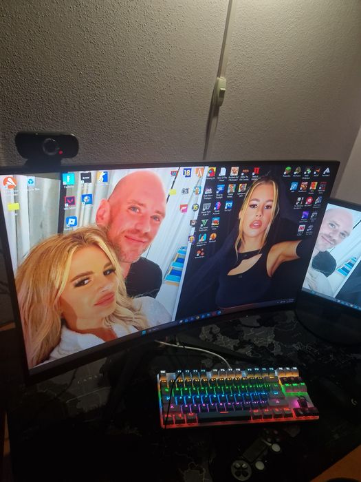 Monitor AOC 165hz cu overclock