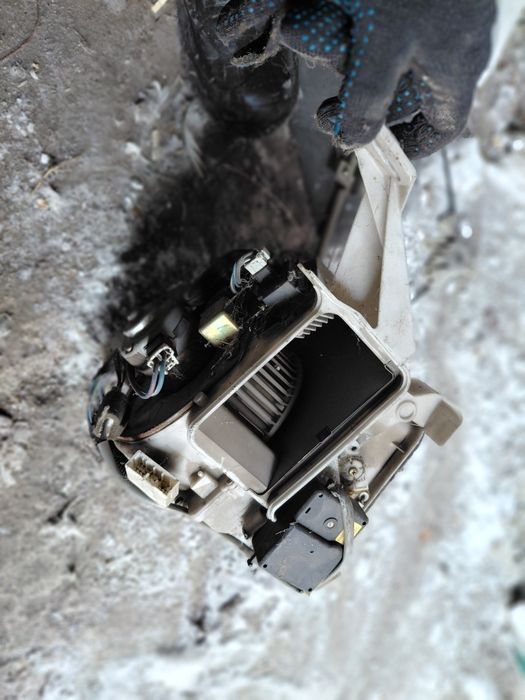 Запчасти на мазда кседокс