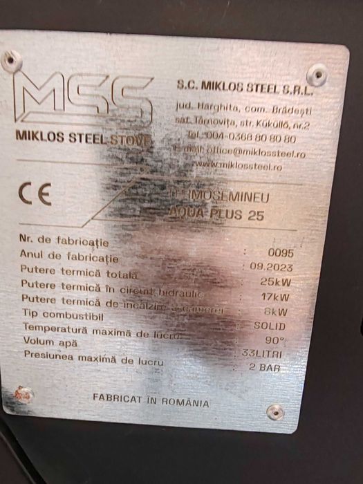 Termoșemineu pe lemne ca nou.