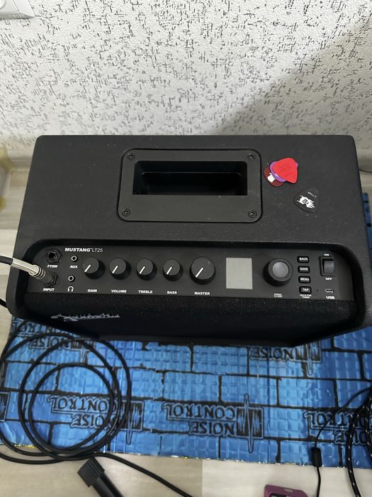 Гитара Ibanez + Mustang LT25 + Behringer HD300