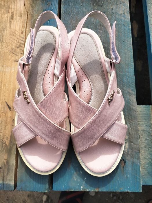 Детская обувь Сандалии размер 37