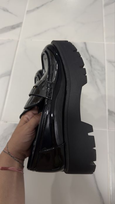 Лоуфъри с дебела подметка Zara