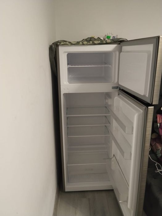 Frigider cu congelator