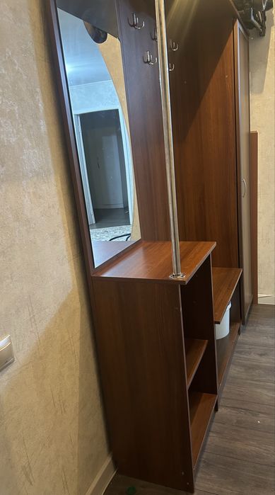 Продам прихожую торг