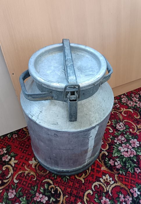 Продам фляги алюминиевые , 2 шт