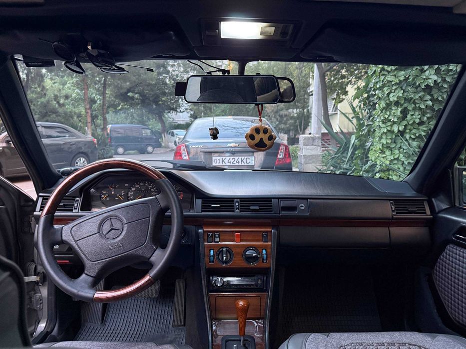 Mercedes-Benz W124 — после капремонта, заменена АКПП