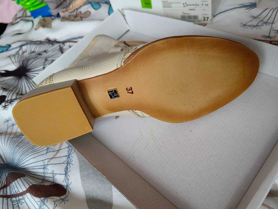 Продавам Дамски Обувкидо Глезена - Maciejka, номер 37