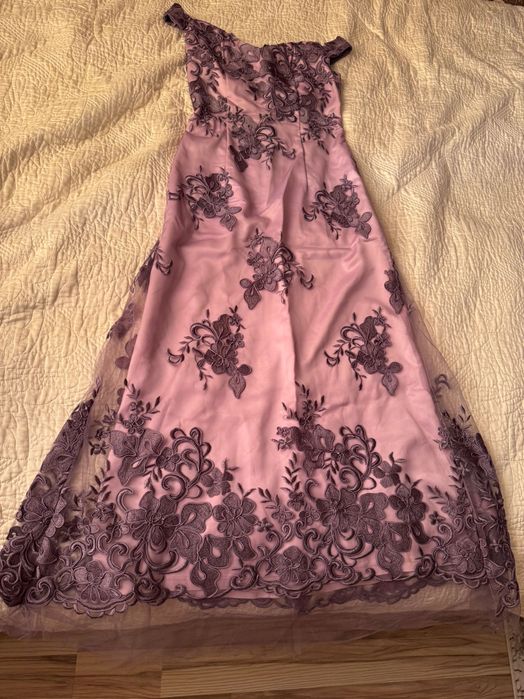 Продается платье нарядное