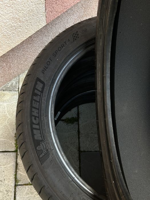 Anvelope 235 45 18 Michelin Pilot Sport 4 noi