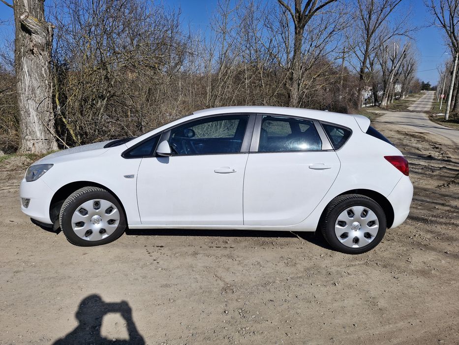 Vând Opel Astra J 1.4 Turbo 140cp