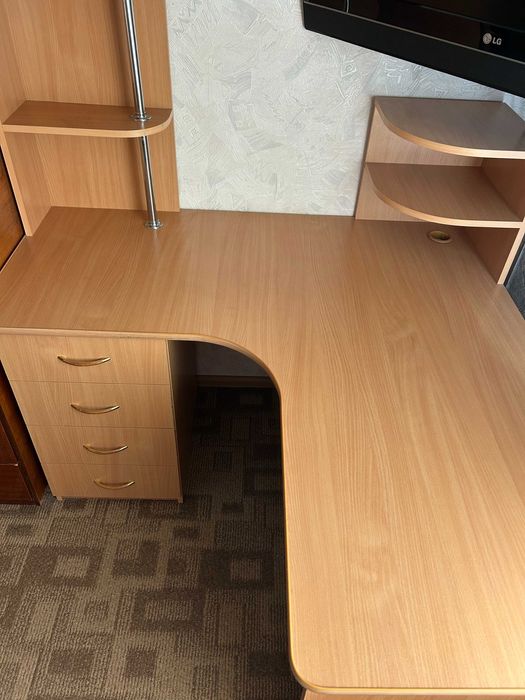 Ученический стол.