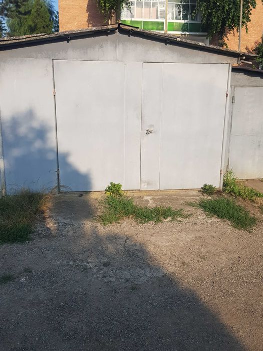 Garaj de vanzare zona Nova Vita