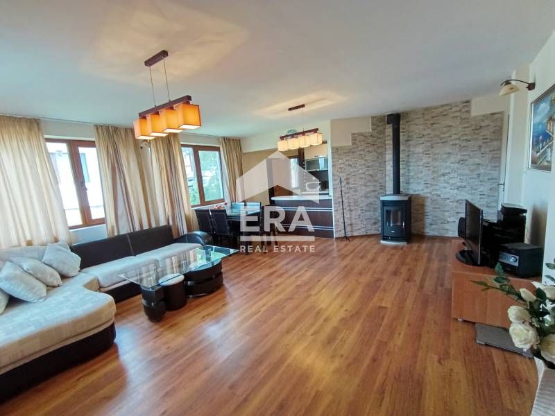 Къща на 3 километра от плажа и с изглед към залива на Слънчев Бряг