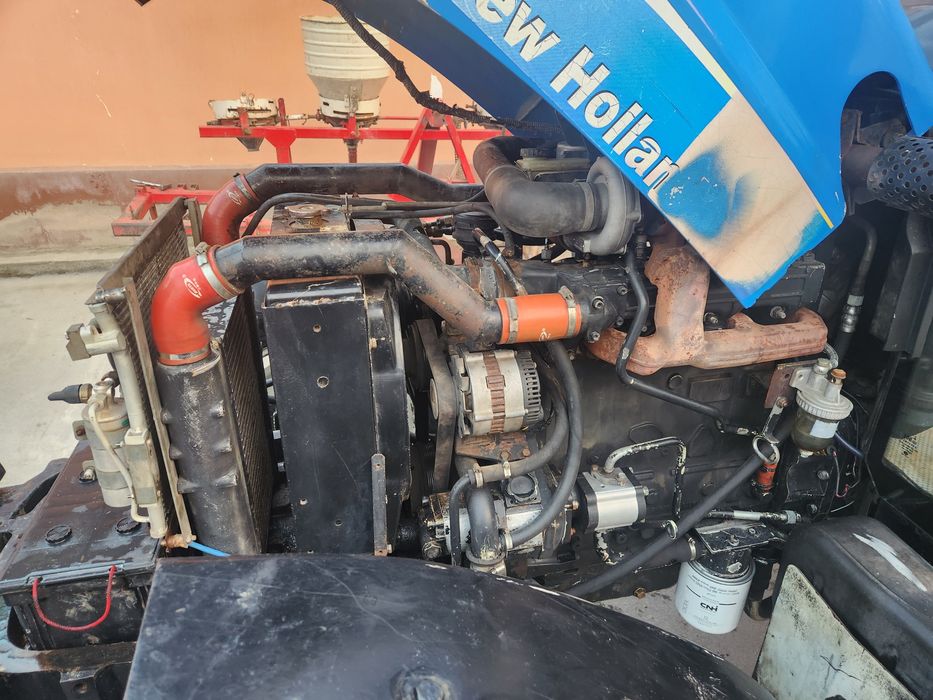 New Holland tl100 sotiladi