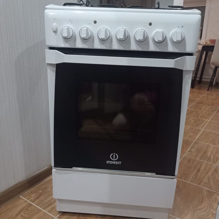 Газовая и электроплита кухонная