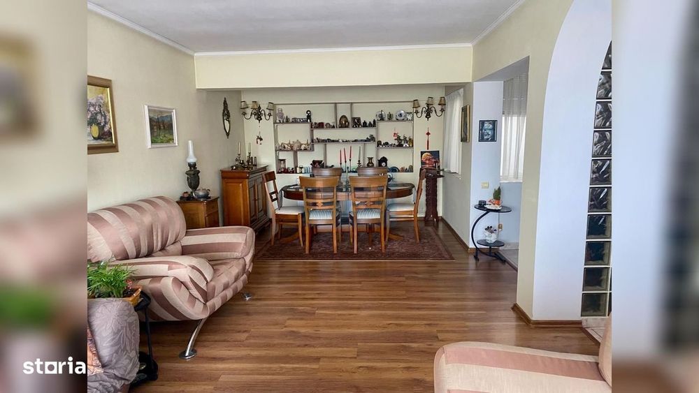 Casă 8 camere în Coiciu | 2 bucătării | 3 băi | Parcare 2-3 mașini