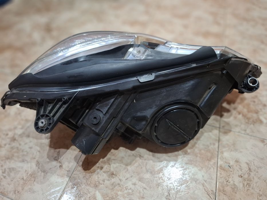 Ляв фар Мерцедес W212  2009/  2013 Би ксенон