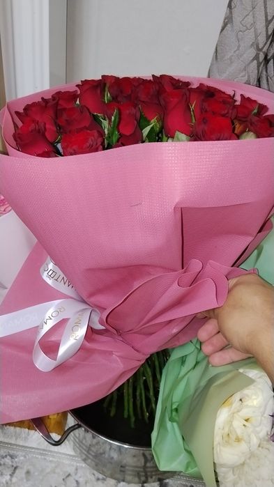 Продам цветы 51 роза и микс