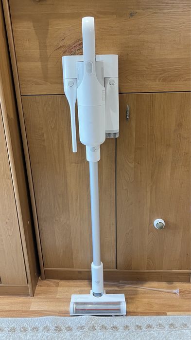 Беспроводной пылесос Xiaomi Mi Vacuum Cleaner Light