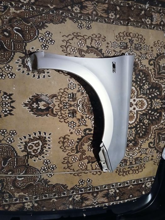 КРЫЛО НА ГРАНТА ФЛ на ваз запчасти по 5 тысяч новое