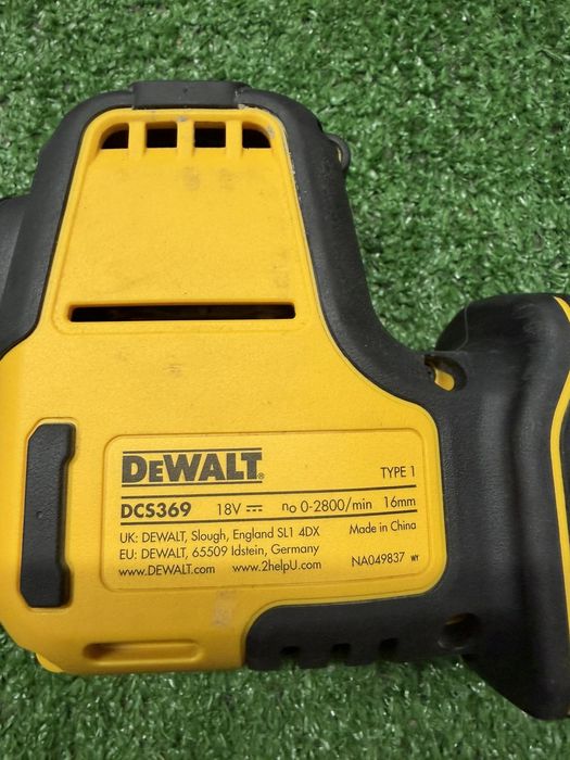Чисто нов безчетков саблен трион на DeWALT DCS369