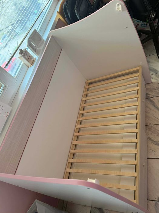 ЛЕГЛО И ШКАФ С ПОВИВАЛНИК