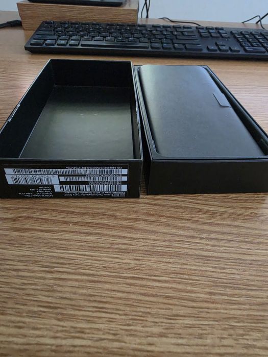 Vand Honor Magic 7 Pro - impecabil ca nou + carcasa carbon