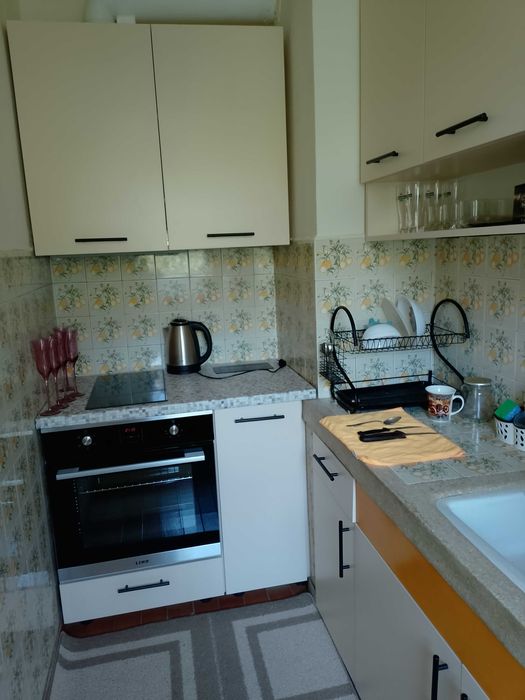 Дава се под наем Тристаен апартамент в Стара Загора, Център - 76 кв.м за 357 € - Снимка #4