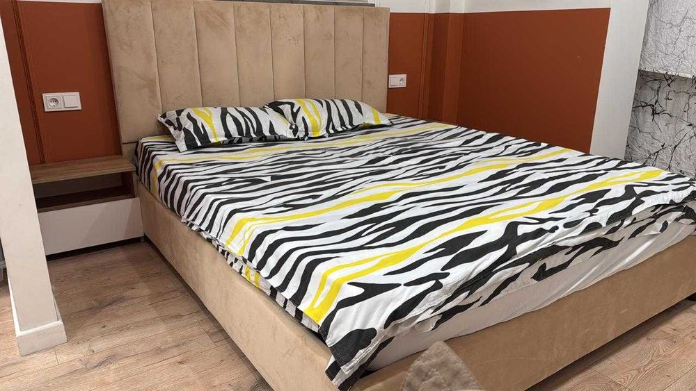 Современная студия с тропическим душем посуточно