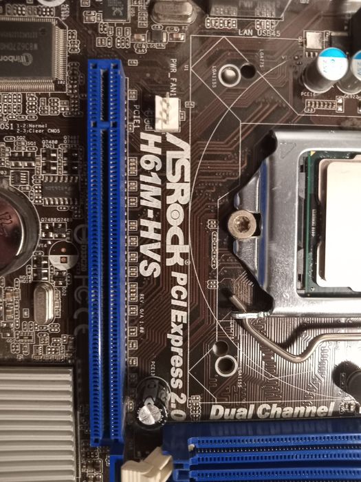 Материнская плата с hdmi  i3