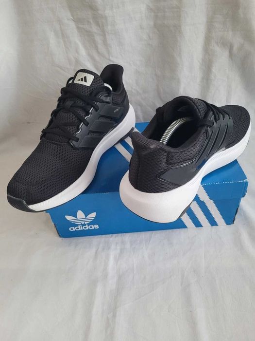 Маратонки Adidas Cloudfoam 44.5 EU добро състояние в черно и бяло