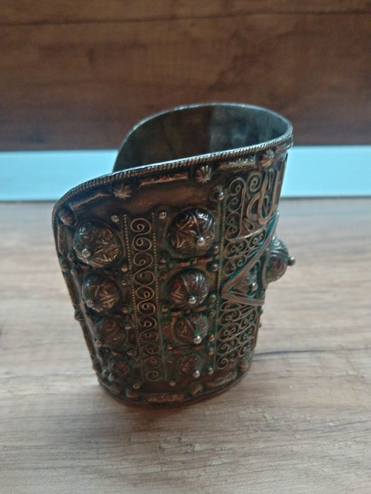 Продавам антикварна Египетска сребърна гривна единствена уникална