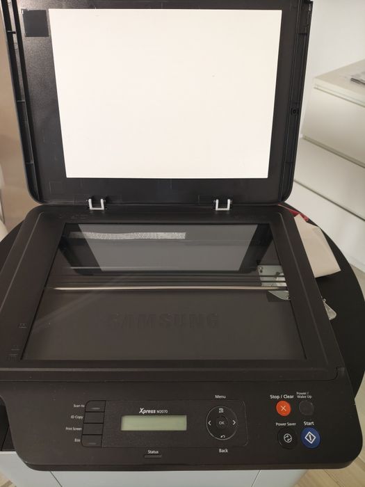Vând imprimanta nouă SAMSUNG SL-M 2070