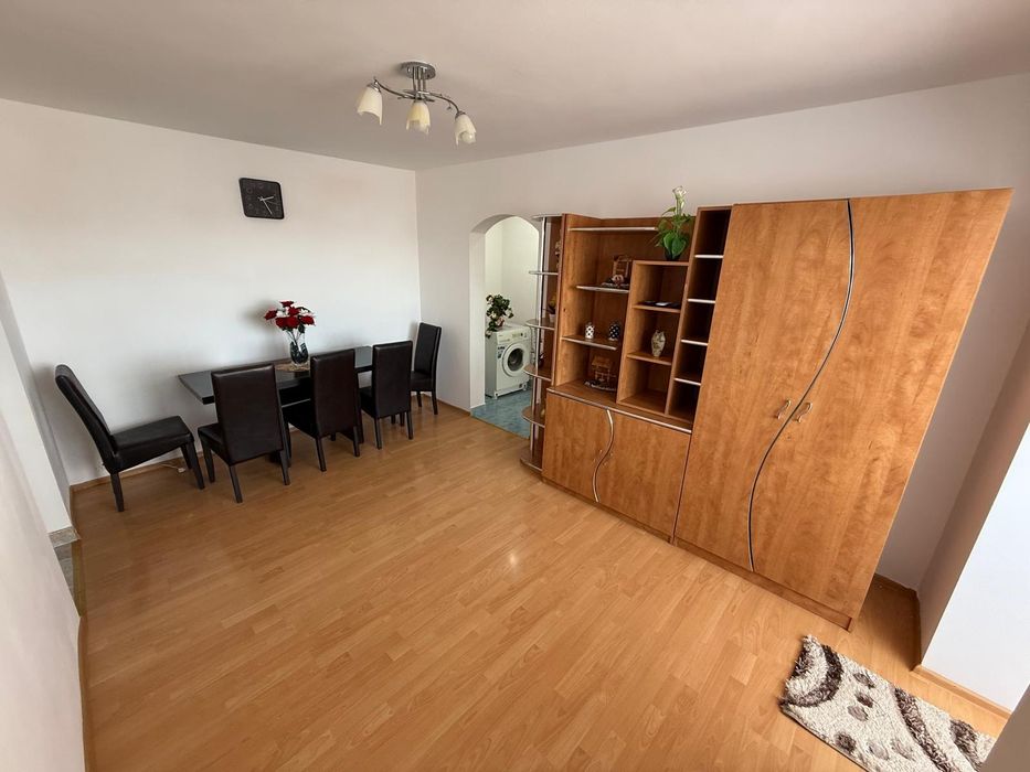 Apartament 3 camere zona Vlaicu