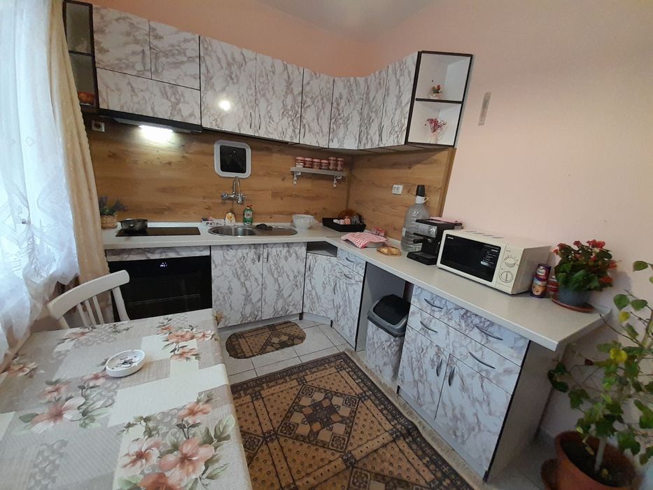 Къща в Червен бряг