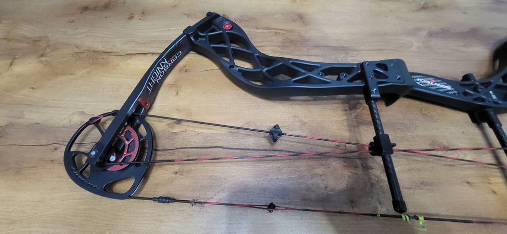 Лък компаунд bowtech carbon knight