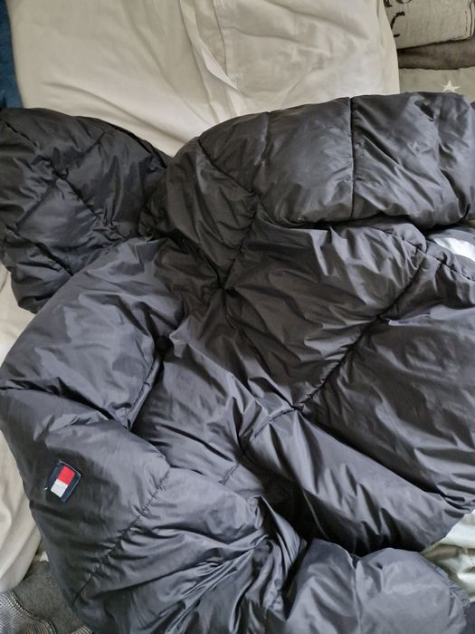 geaca tommy hilfiger 300 de lei