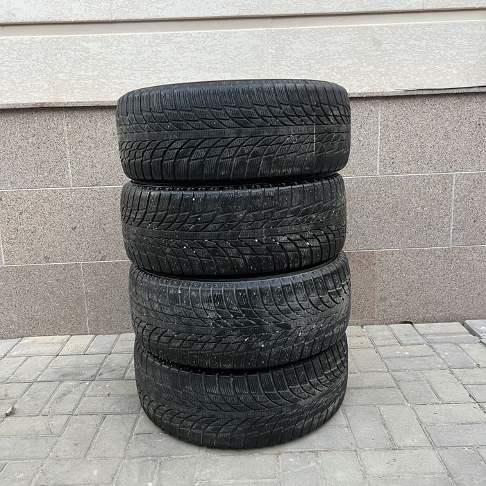 Зимние шины Kumho 235/45/18